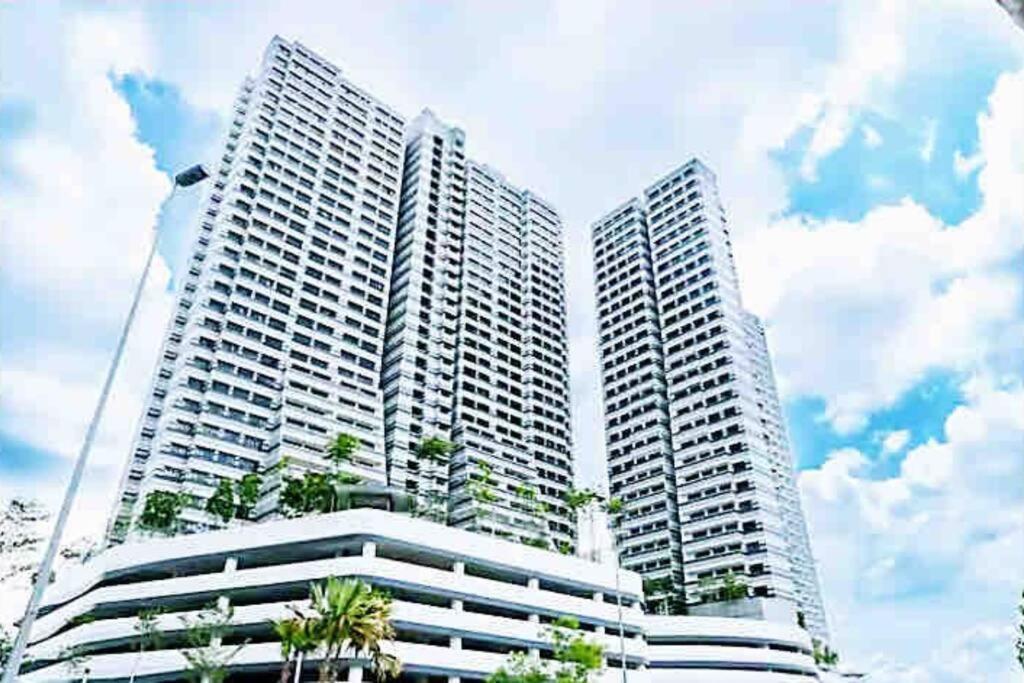 Legoland Jb Aghome Medini 3Room8Pax Bukit Indah Nusajaya  Exterior photo